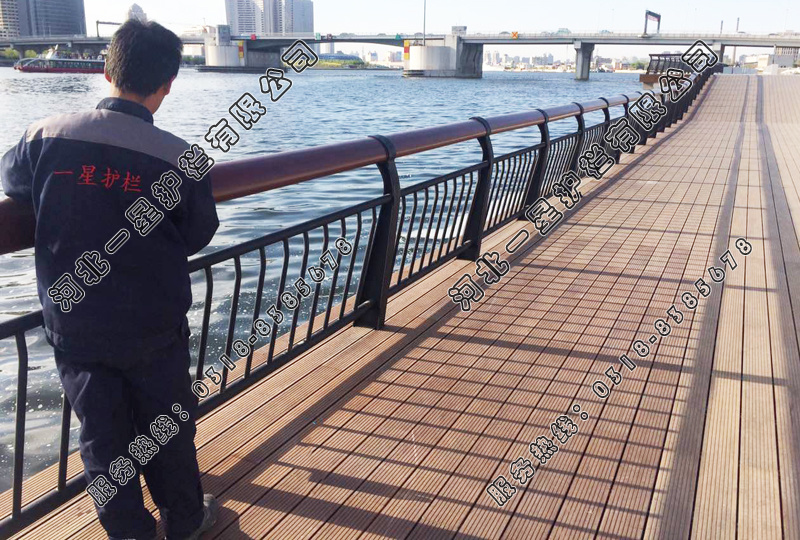 塑木不銹鋼復(fù)合管組合式橋梁河道護(hù)欄