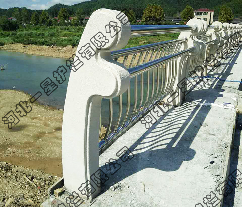 鑄造石不銹鋼復(fù)合管混合式橋梁防護(hù)欄