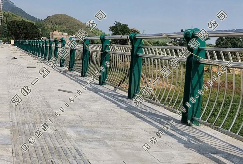 橋梁護欄