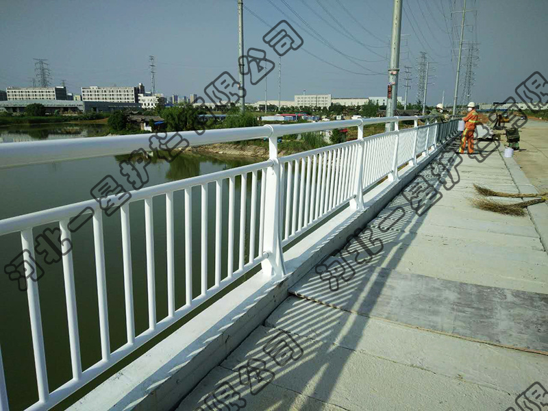 橋梁護欄