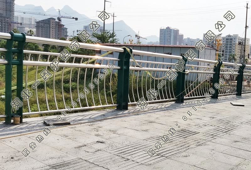 橋梁護欄