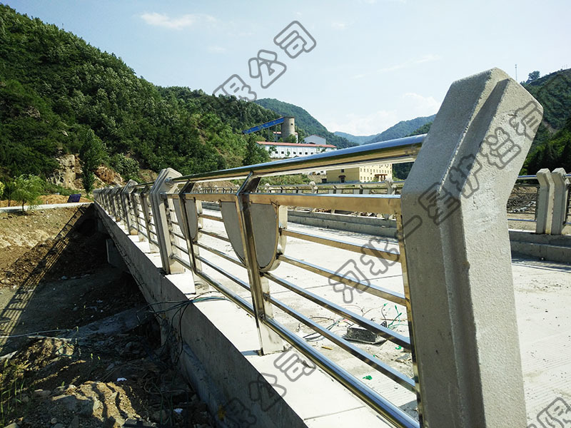 鑄造石鋅鋼組合橋梁護欄