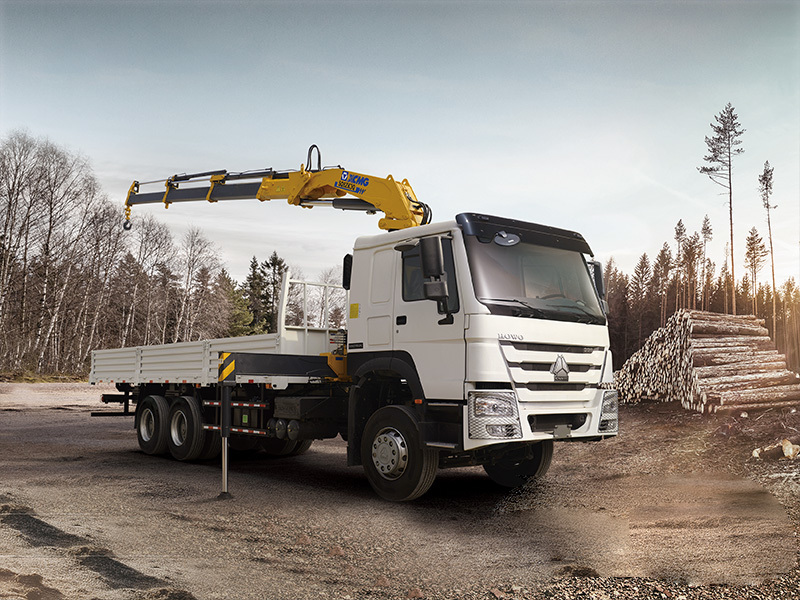 HOWO 7 Boom Crane Truck