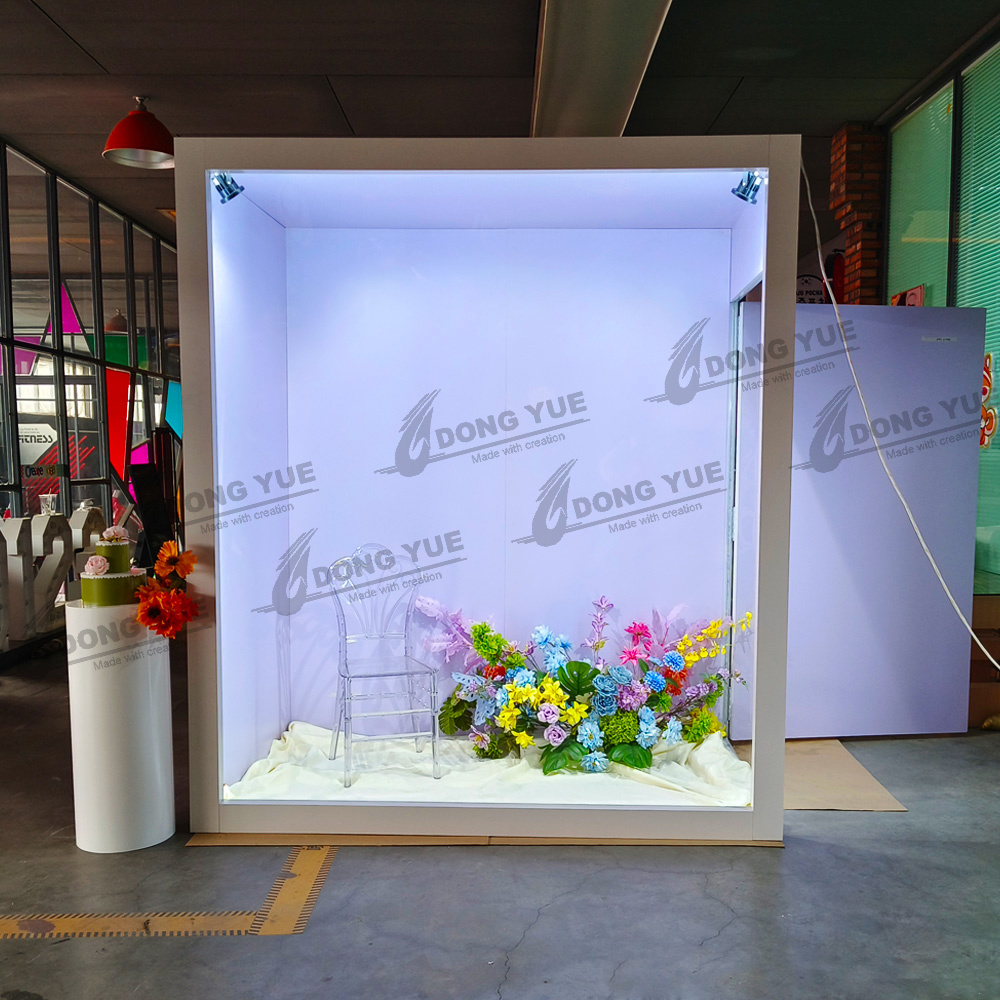 Led magazine photo booth