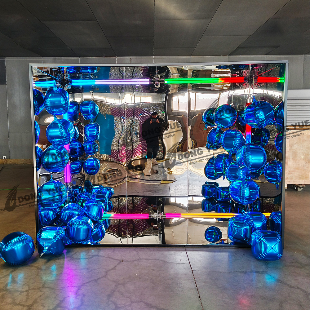 RGB mirror photo booth