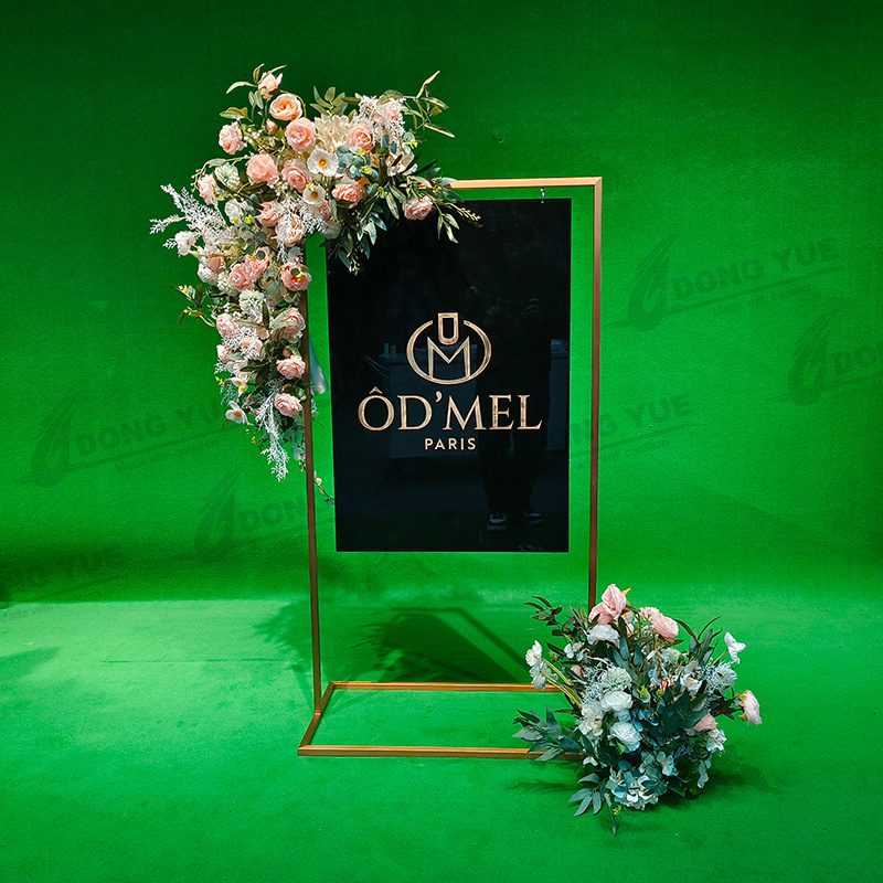 Welcome Sign Stand