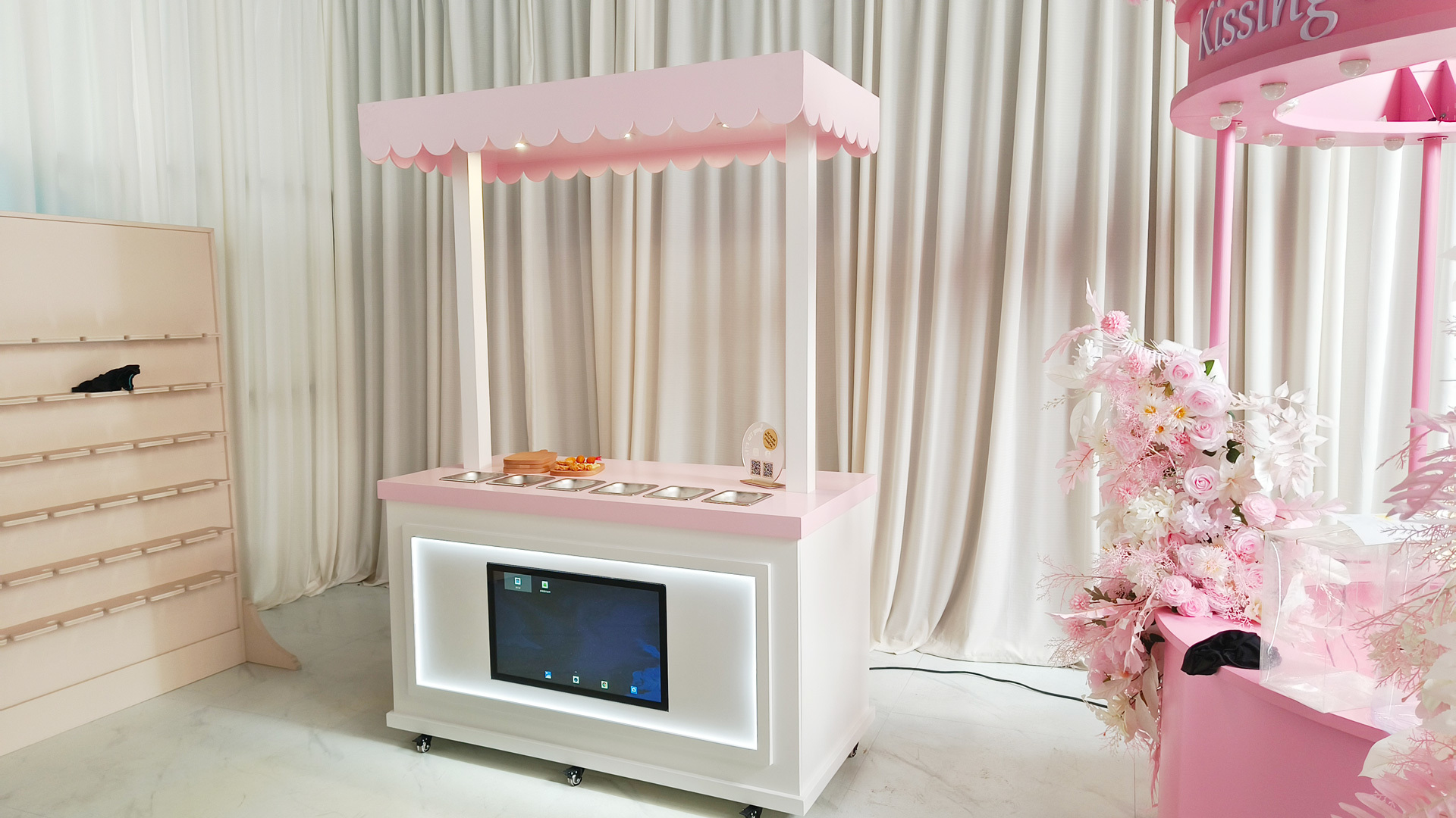 Multi-functional Metal Candy Cart—The Ideal Choice