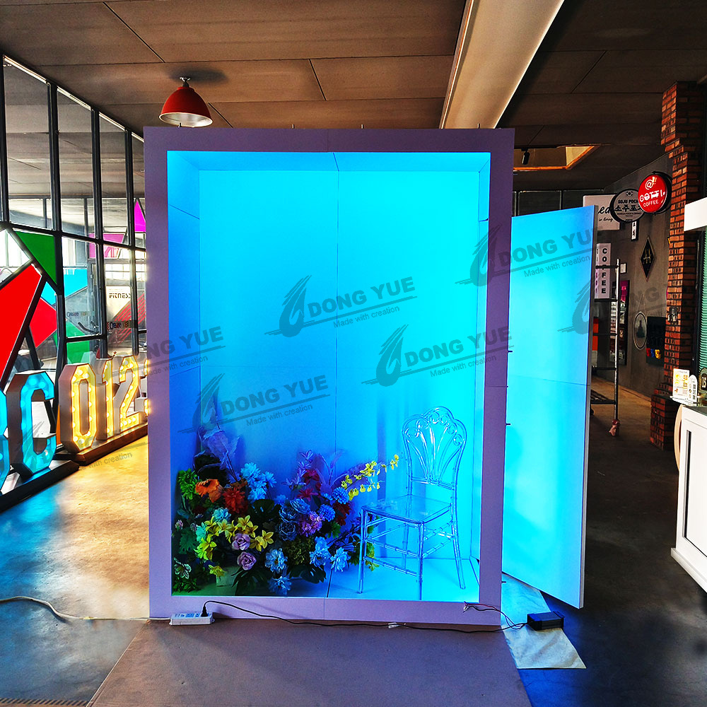 RGB magazine photo booth