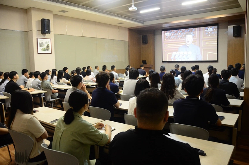 铭记历史 共鉴国威 —— 公司党总支组织全体党员及入党积极分子观看阅兵仪式 铭记历史 共鉴国威 —— 公司党总支组织全体党员及入党积极分子观看阅兵仪式