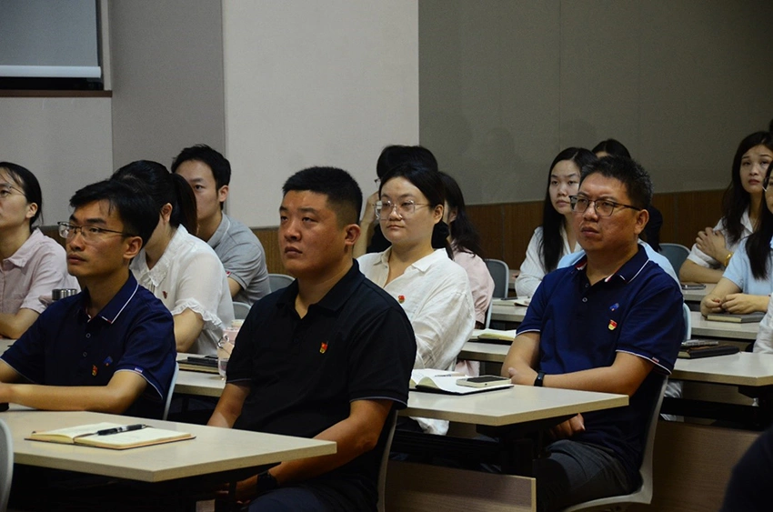 铭记历史 共鉴国威 —— 公司党总支组织全体党员及入党积极分子观看阅兵仪式 铭记历史 共鉴国威 —— 公司党总支组织全体党员及入党积极分子观看阅兵仪式