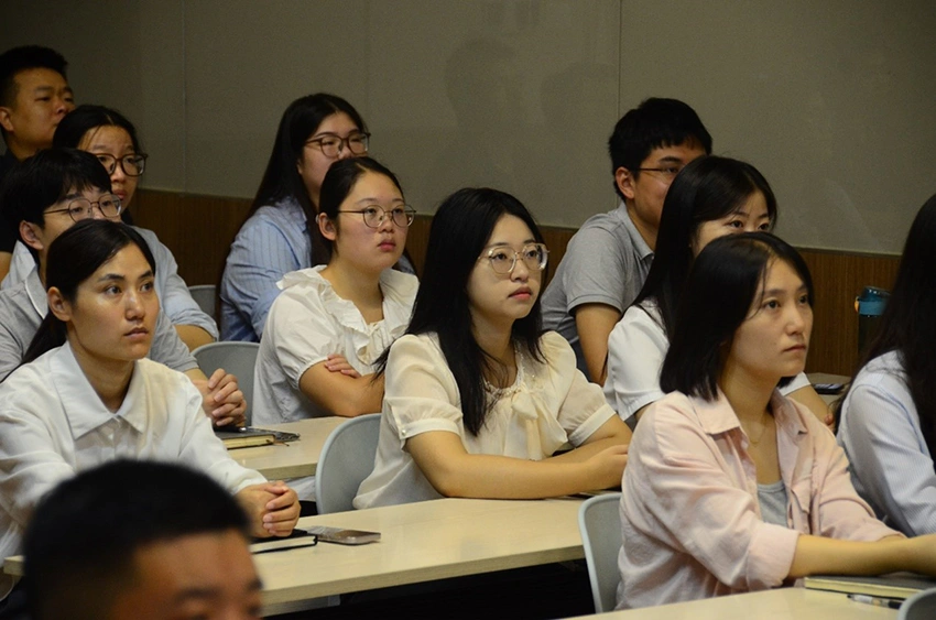 铭记历史 共鉴国威 —— 公司党总支组织全体党员及入党积极分子观看阅兵仪式 铭记历史 共鉴国威 —— 公司党总支组织全体党员及入党积极分子观看阅兵仪式