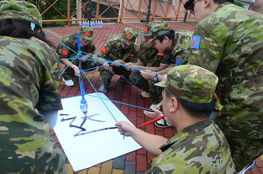 公司组织开展拓展训练活动 公司组织开展拓展训练活动