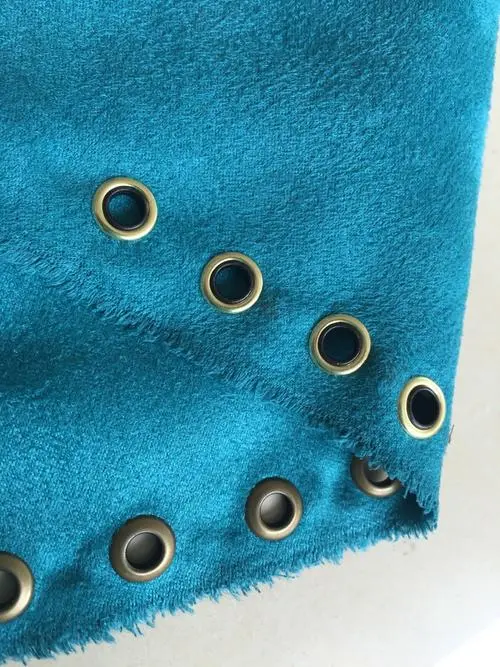 Introduction of steam eyelets for clothing accessories