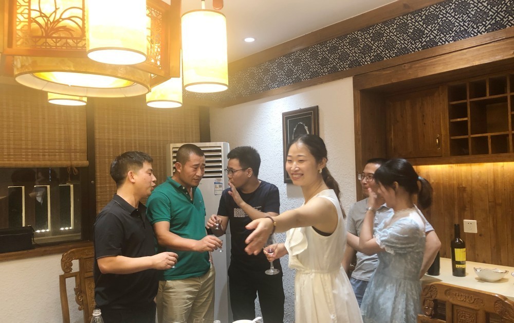 Hội nghị giữa năm