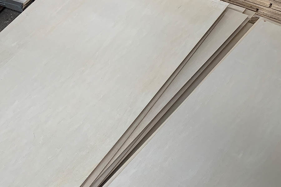 Steel edge box packaging board