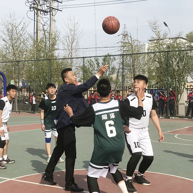 马校长开球
