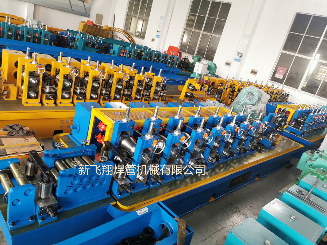 Welded pipe machine