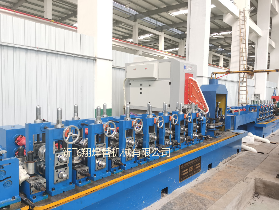 Welded pipe machine