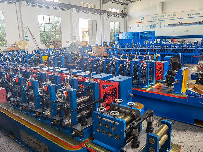 Welded pipe machine