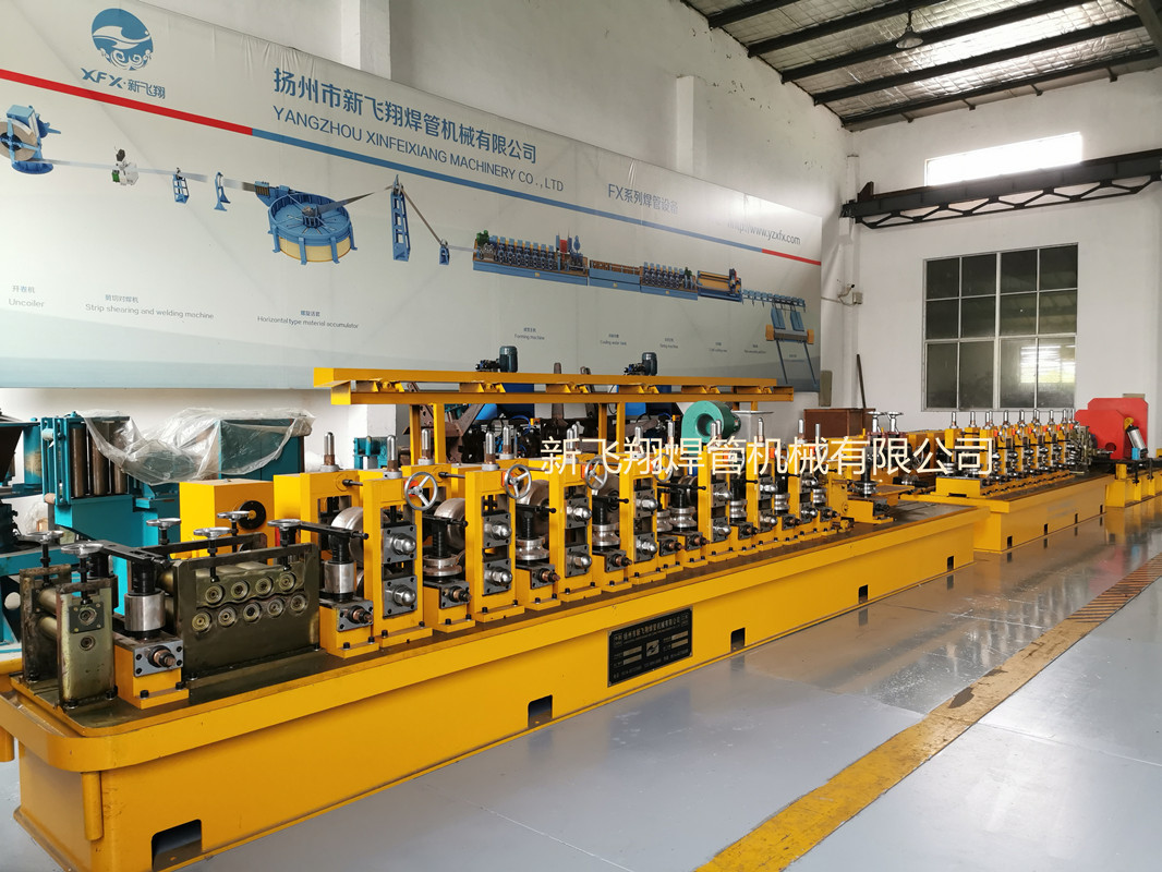 Welded pipe machine