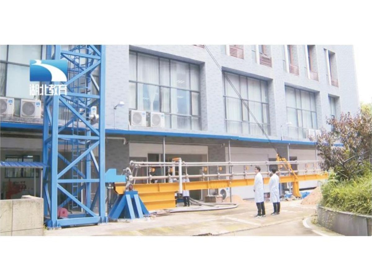 Intelligent drilling fluid-solid coupling simulation test device
