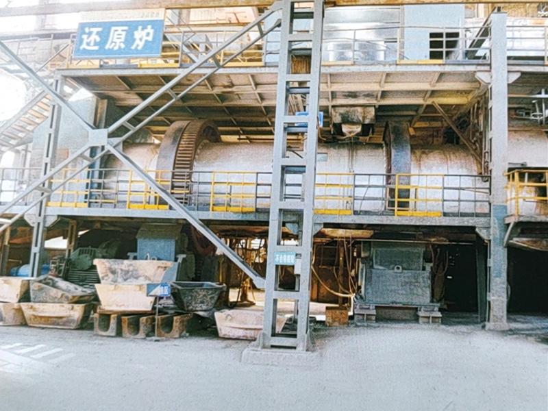 Equipment for oxygen enriched side blown melt pool smelting furnaces and kilns