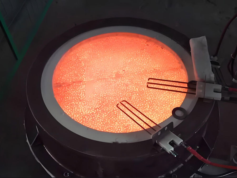 Porous medium combustion device