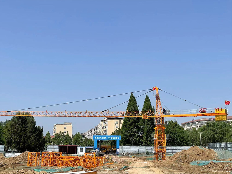 Grúa torre Topkit QTZ100(5610)