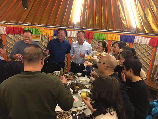香梅保安&香梅物業(yè)末年餐會(huì)