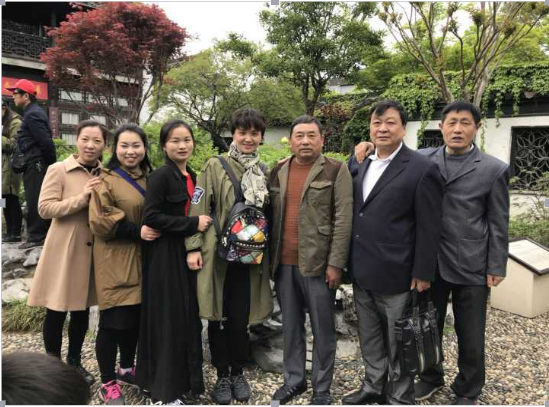 香梅出游