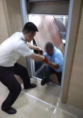社區(qū)守護者——保安