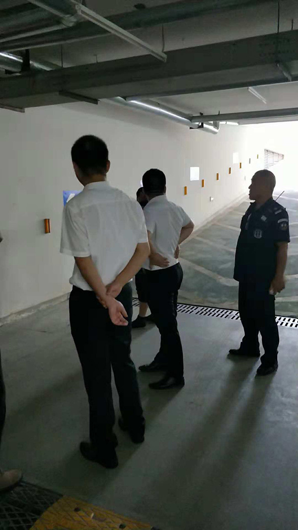 瞰湖花園保安