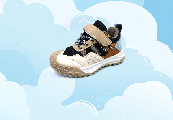 CASUAL SHOES