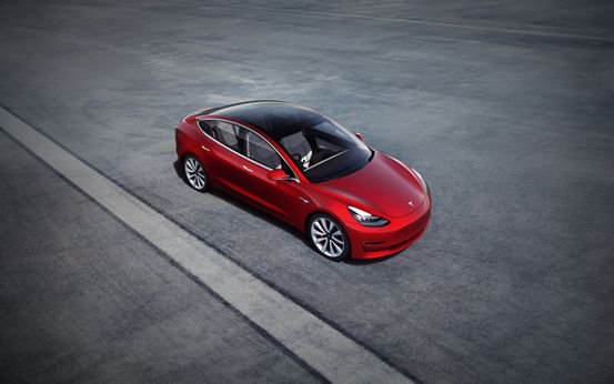 特斯拉Model 3獲得IIHS最佳安全車型評級