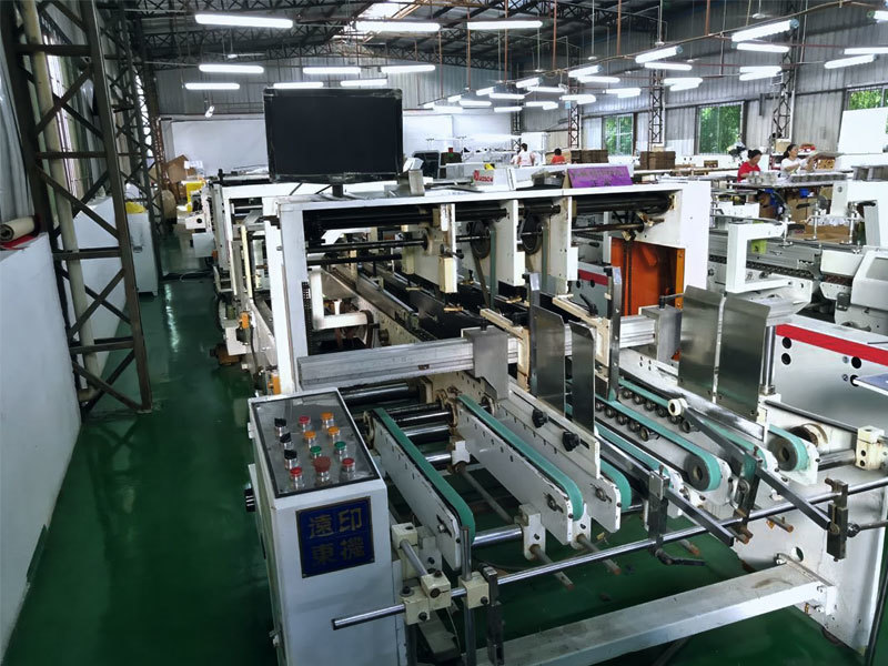 Fully automatic box gluing machine