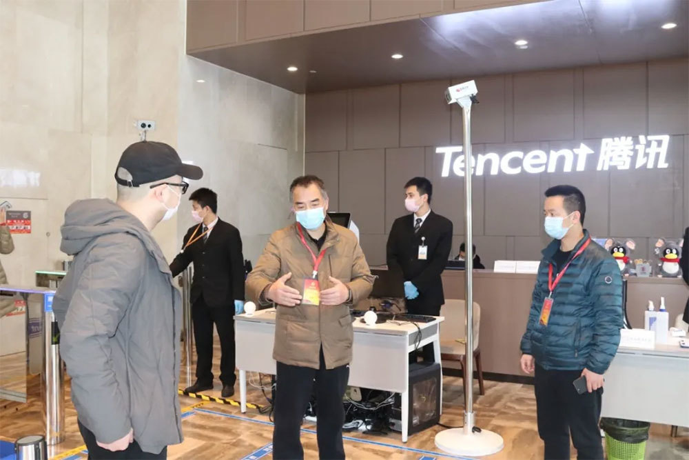 黨旗飄揚！重慶高科黨員一線戰(zhàn)“疫”