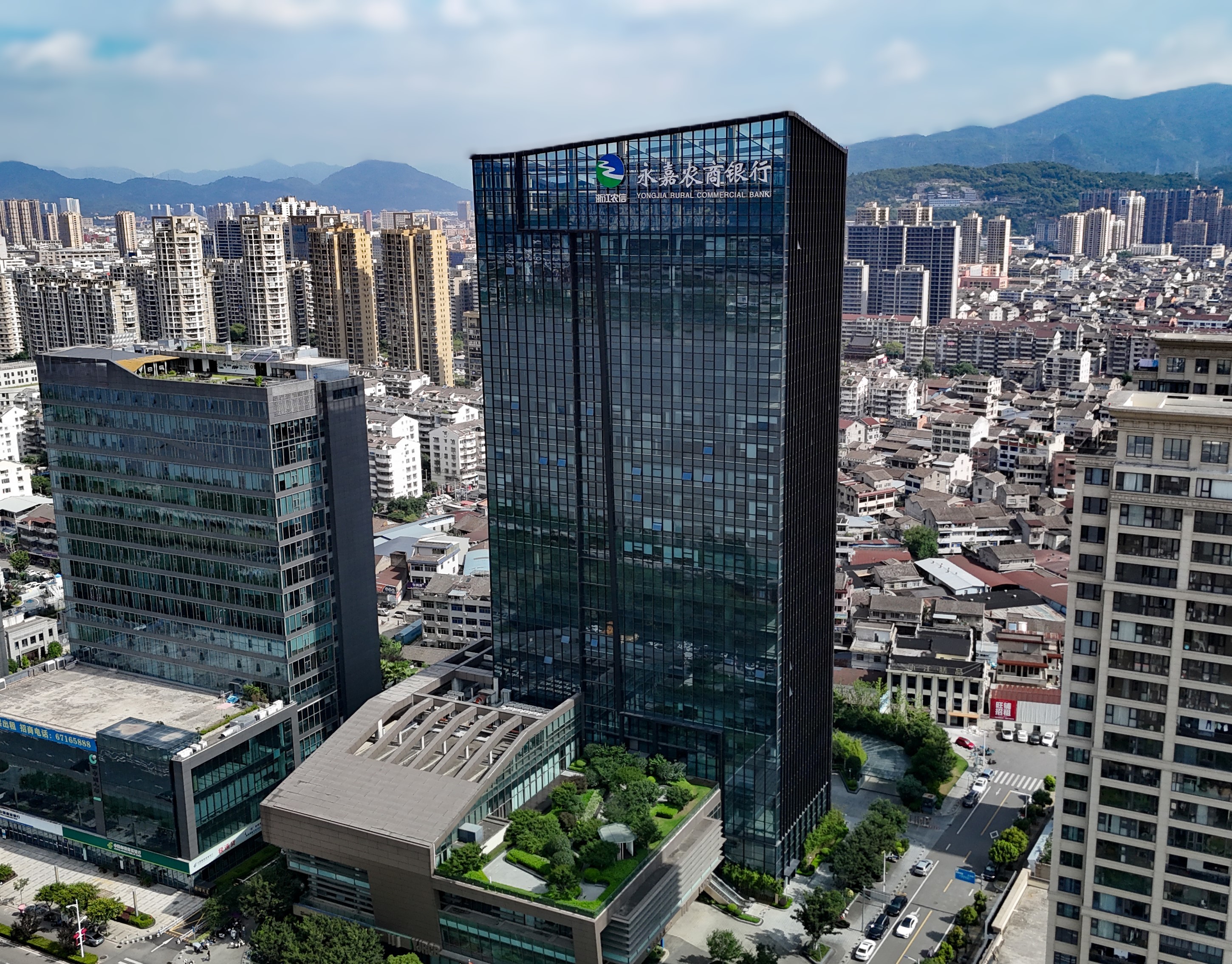 Yongjia Rural Commercial Bank Headquarters Building