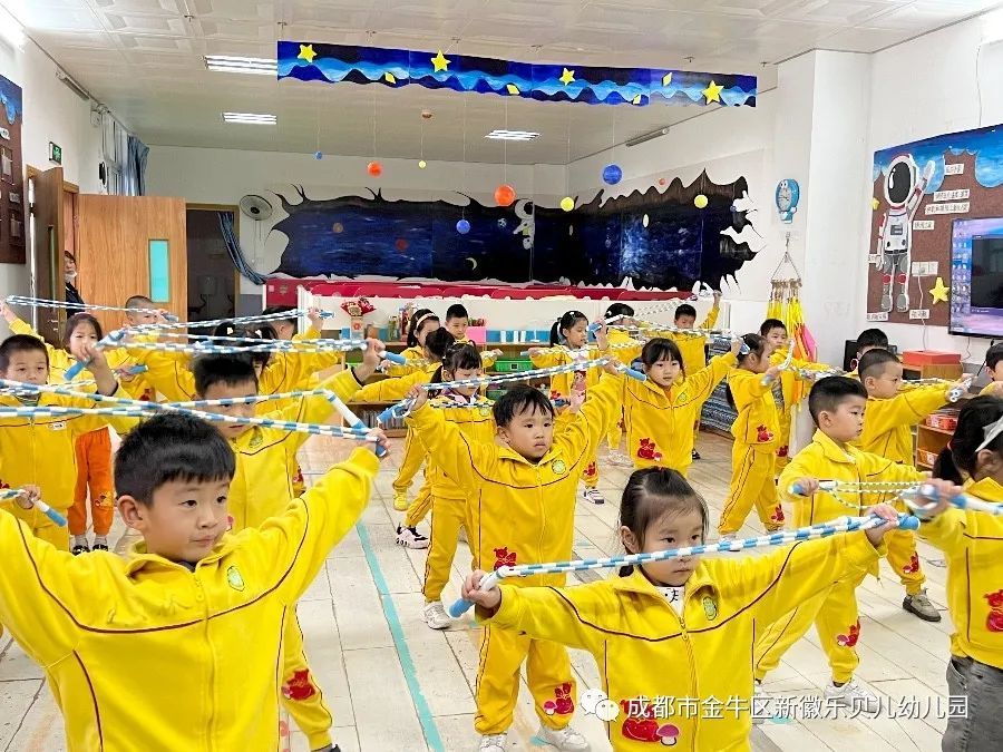 成都市金牛区新徽乐贝儿幼儿园_幼儿早操评比活动_幼儿园早操进退场音乐