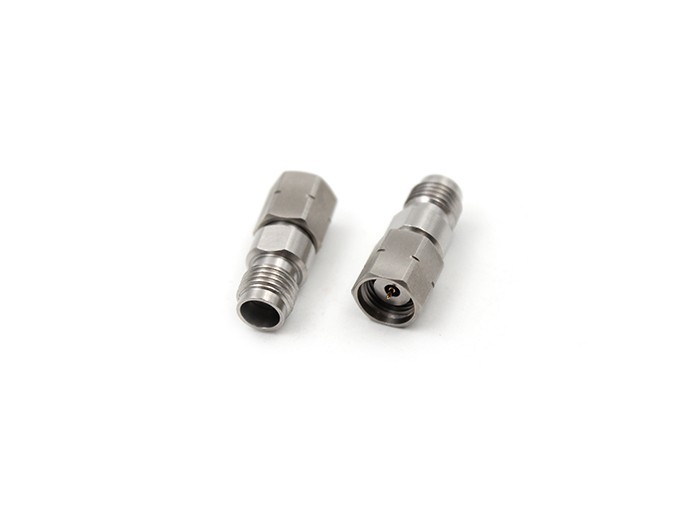 1.85公头转2.4母头射频同轴转接器