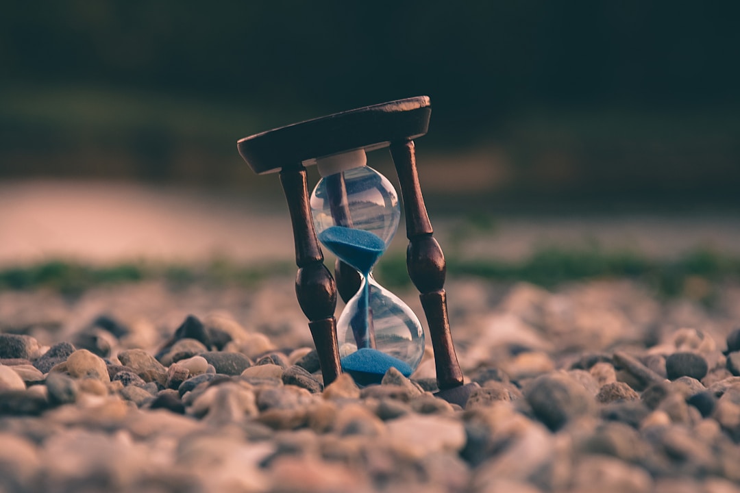 Timeless Appeal: Hourglass Popularity Resurges in Modern Decor Timeless Appeal: Hourglass Popularity Resurges in Modern Decor