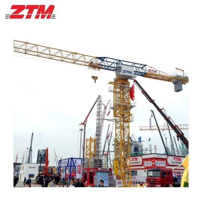 ZTT226 Flattop Tower Crane 10t Capacity 70m Jib Length 2t Tip Load With Inclined Ladder