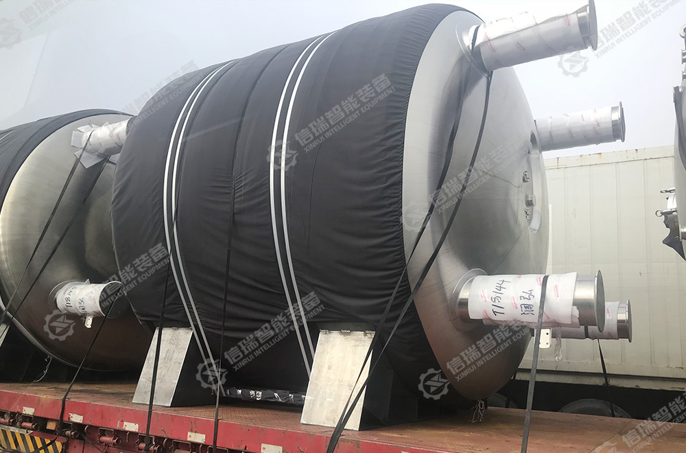 Stainless steel storage tank