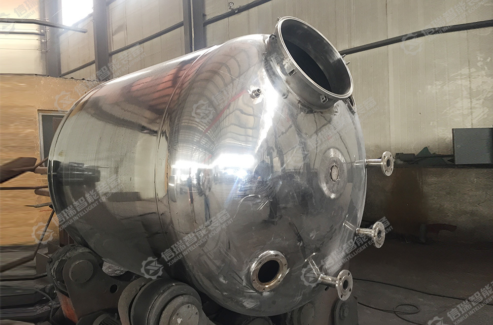 Stainless steel polishing reactor