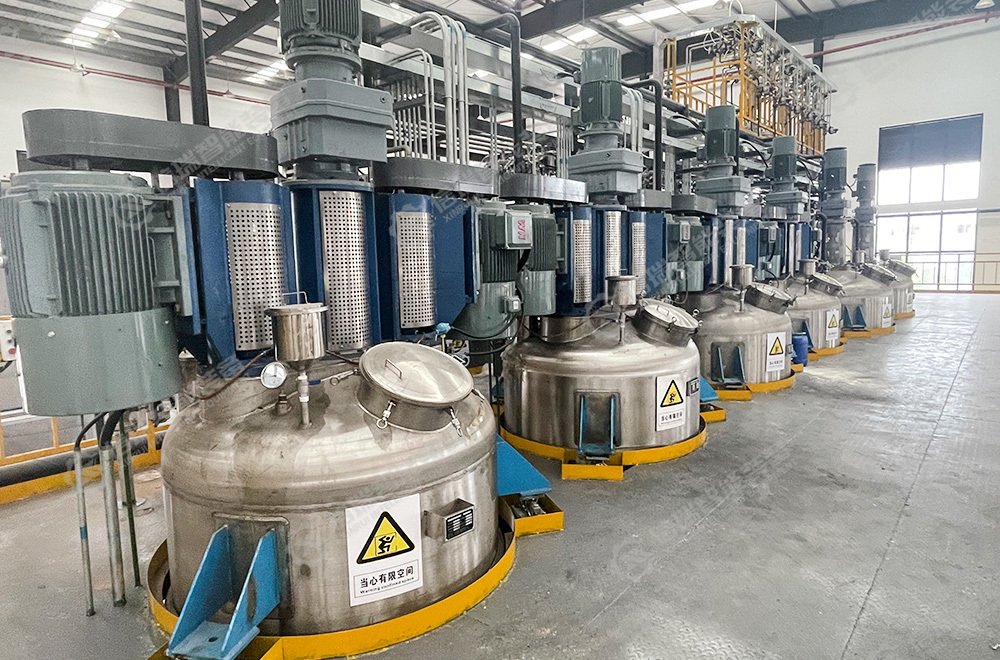 Multiple stirred reactors