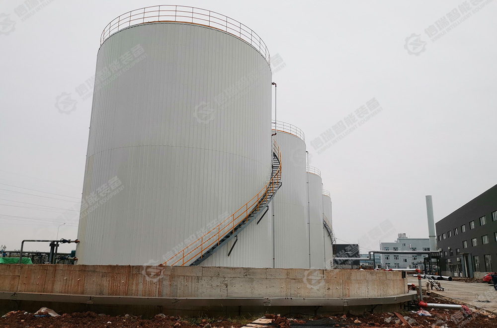 Large storage tank