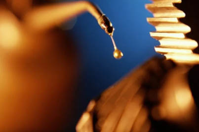 What are the maintenance methods for hydraulic oil