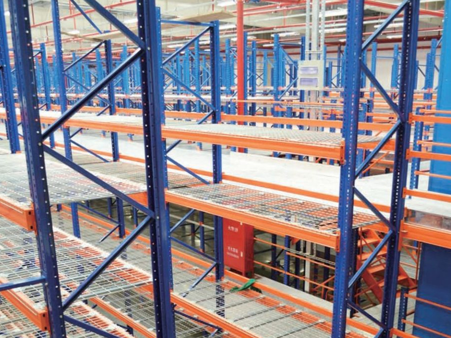 Wire mesh decking