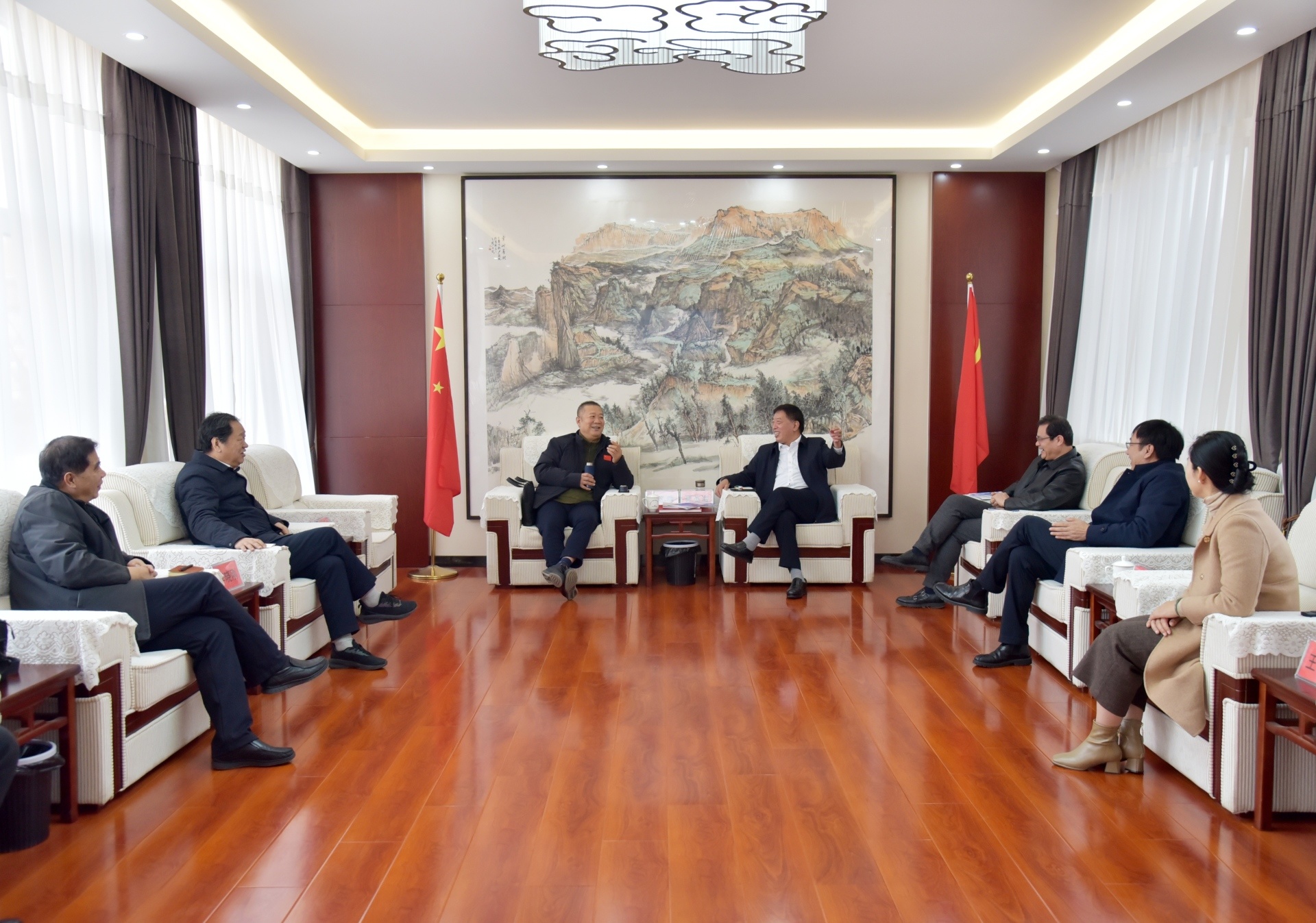 石家庄市企业联合会、石家庄市企业家协会会长杨志辉一行莅临集团北院进行走访座谈