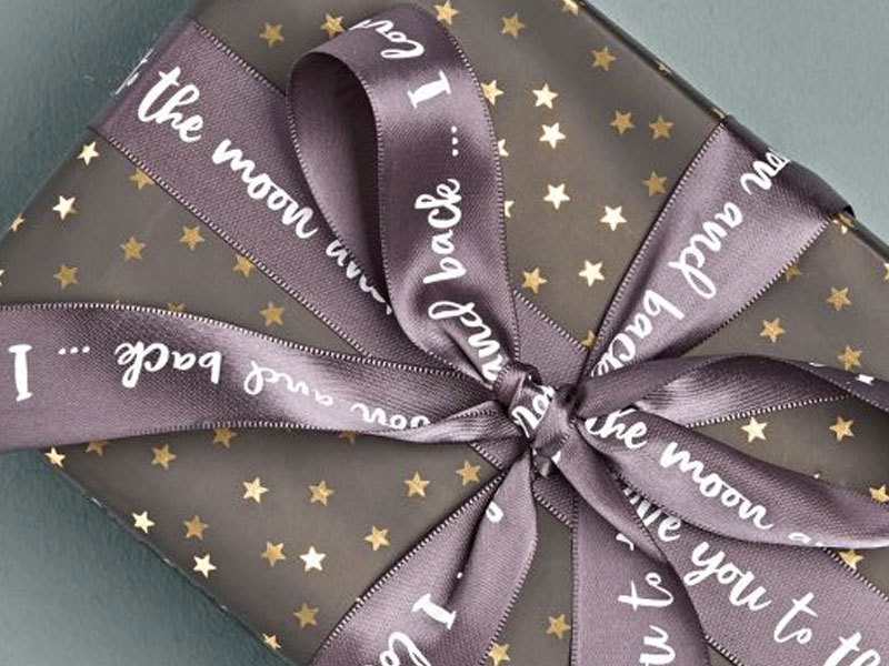 Gift wrapping ribbon
