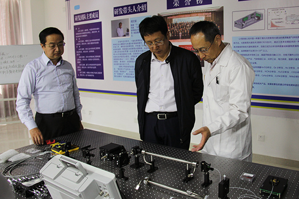 Director Li Bingrong of the Science and Technology Department of the Autonomous Region led a team to inspect our company